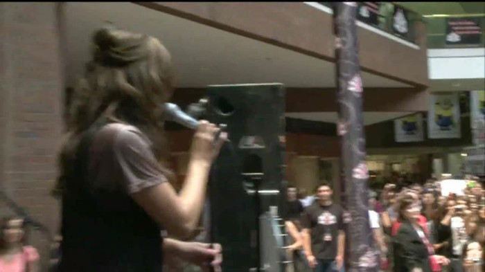 Demi Lovato  Live at Glendale Galleria  in LA for Cambio in HD 00420