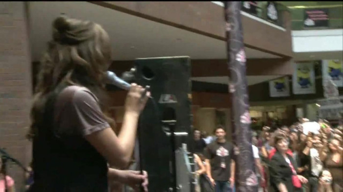 Demi Lovato  Live at Glendale Galleria  in LA for Cambio in HD 00424