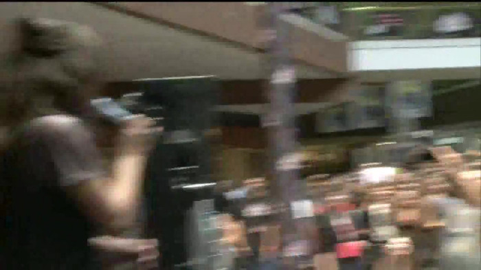 Demi Lovato  Live at Glendale Galleria  in LA for Cambio in HD 00430