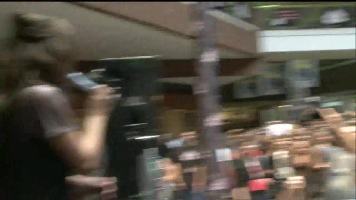 Demi Lovato  Live at Glendale Galleria  in LA for Cambio in HD 00431