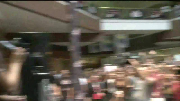Demi Lovato  Live at Glendale Galleria  in LA for Cambio in HD 00435