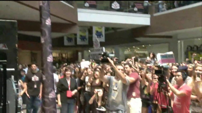 Demi Lovato  Live at Glendale Galleria  in LA for Cambio in HD 00449