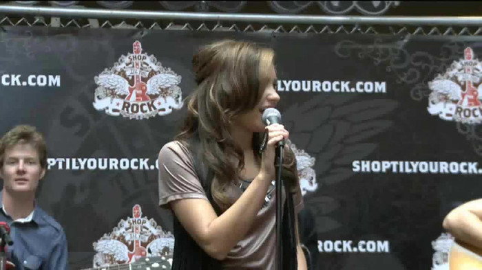 Demi Lovato  Live at Glendale Galleria  in LA for Cambio in HD 00467