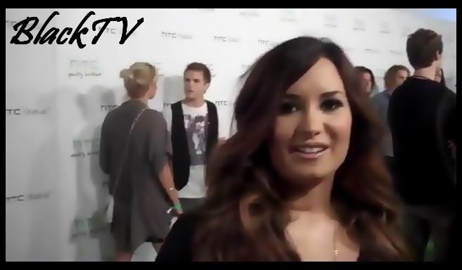 Atunci... ultimul e un Cophcil Copac batut in cap cu sticla!!! [alergand spre carusel]