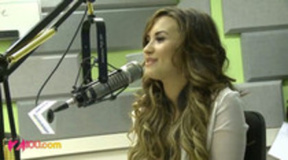 Demi Lovato In-Studio - Z100 New York (516) Demi Lovato In-Studio - Z100 New York (516)