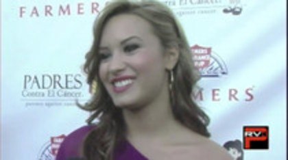 Demi Lovato at Padres Contra El Cancer Event (1016) - Demilush at Padres Contra El Cancer Event Interview Part oo3