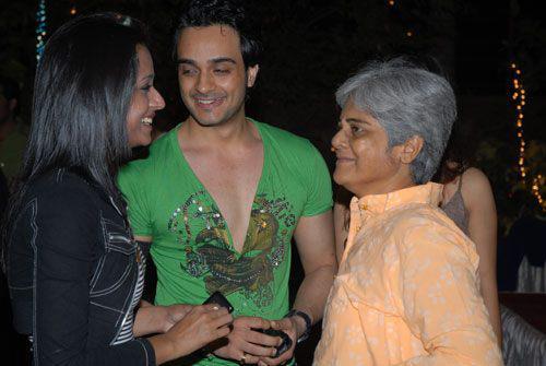 321295_297009480317028_282690118415631_1185240_2041673041_n - Sapna Babul Ka - Bidaai - All My Pics Wid Parul Chauhan I