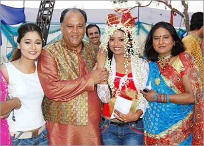 375555_295921357092507_282690118415631_1181336_833789905_n - Sapna Babul Ka - Bidaai - All My Pics Wid Parul Chauhan I