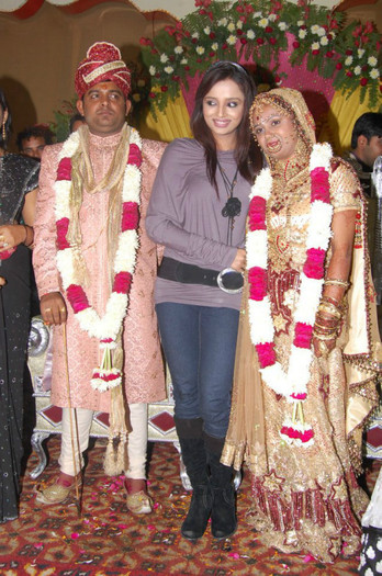 377920_255387911187808_100001498042113_643225_81770120_n