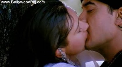  - Kareshma kapoor kiss scene