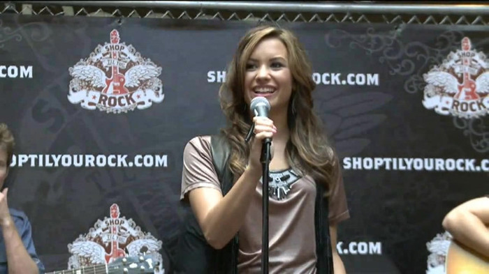 Demi Lovato  Live at Glendale Galleria  in LA for Cambio in HD 00558