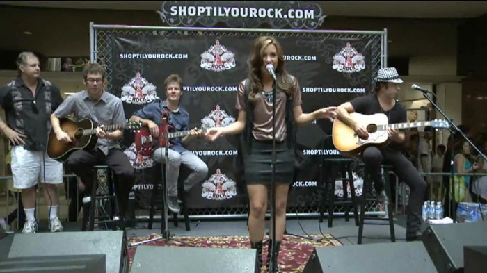 Demi Lovato  Live at Glendale Galleria  in LA for Cambio in HD 01515 - Demilush - Live at Glendale Galleria in LA for Cambio Part oo3