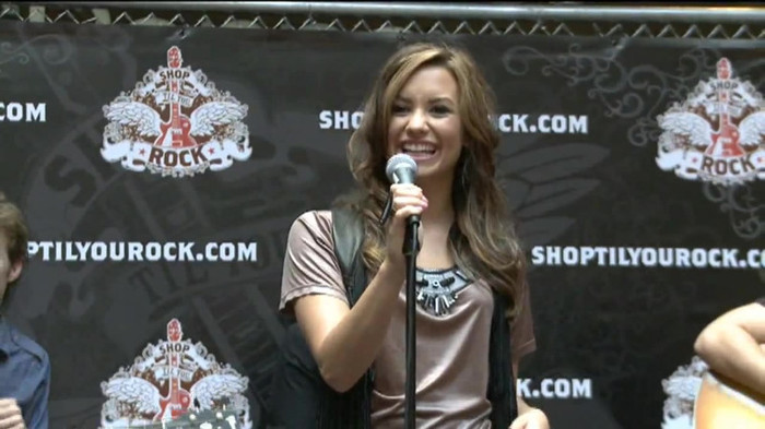 Demi Lovato  Live at Glendale Galleria  in LA for Cambio in HD 00579