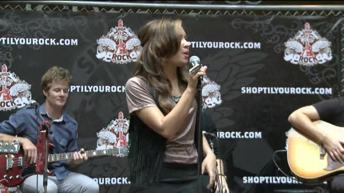 Demi Lovato  Live at Glendale Galleria  in LA for Cambio in HD 01067