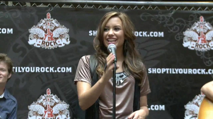 Demi Lovato  Live at Glendale Galleria  in LA for Cambio in HD 00607 - Demilush - Live at Glendale Galleria in LA for Cambio Part oo1