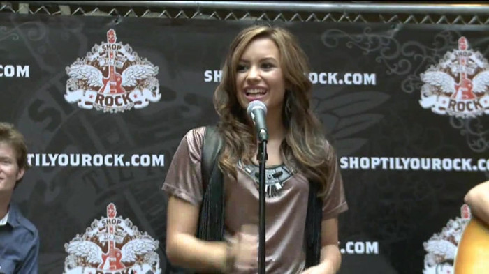Demi Lovato  Live at Glendale Galleria  in LA for Cambio in HD 00612 - Demilush - Live at Glendale Galleria in LA for Cambio Part oo1