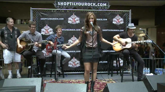 Demi Lovato  Live at Glendale Galleria  in LA for Cambio in HD 01566 - Demilush - Live at Glendale Galleria in LA for Cambio Part oo3