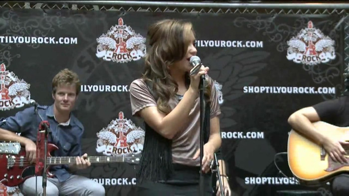 Demi Lovato  Live at Glendale Galleria  in LA for Cambio in HD 01096 - Demilush - Live at Glendale Galleria in LA for Cambio Part oo2