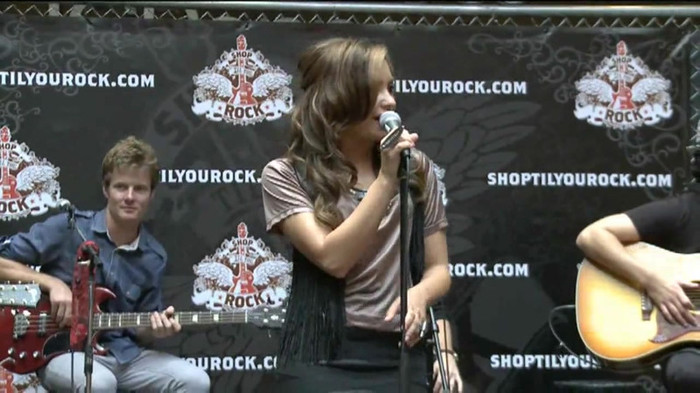 Demi Lovato  Live at Glendale Galleria  in LA for Cambio in HD 01098 - Demilush - Live at Glendale Galleria in LA for Cambio Part oo2