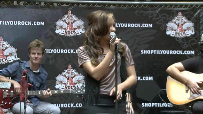 Demi Lovato  Live at Glendale Galleria  in LA for Cambio in HD 01103 - Demilush - Live at Glendale Galleria in LA for Cambio Part oo2