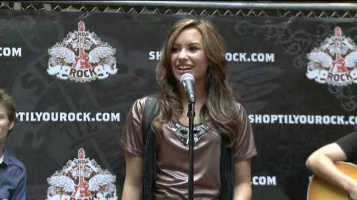 Demi Lovato  Live at Glendale Galleria  in LA for Cambio in HD 00632 - Demilush - Live at Glendale Galleria in LA for Cambio Part oo1