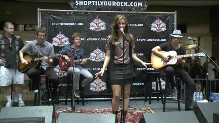 Demi Lovato  Live at Glendale Galleria  in LA for Cambio in HD 01589