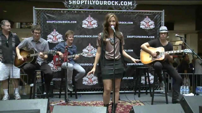 Demi Lovato  Live at Glendale Galleria  in LA for Cambio in HD 01599