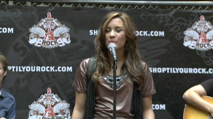 Demi Lovato  Live at Glendale Galleria  in LA for Cambio in HD 00664 - Demilush - Live at Glendale Galleria in LA for Cambio Part oo1