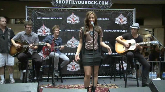 Demi Lovato  Live at Glendale Galleria  in LA for Cambio in HD 01613