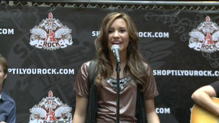 Demi Lovato  Live at Glendale Galleria  in LA for Cambio in HD 00671 - Demilush - Live at Glendale Galleria in LA for Cambio Part oo1