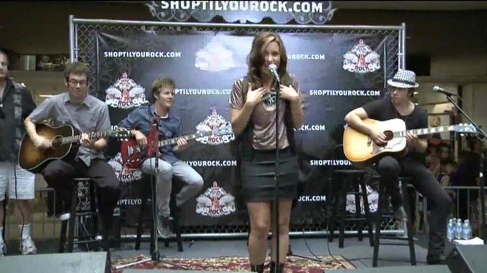 Demi Lovato  Live at Glendale Galleria  in LA for Cambio in HD 01627