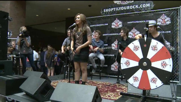 Demi Lovato  Live at Glendale Galleria  in LA for Cambio in HD 00689