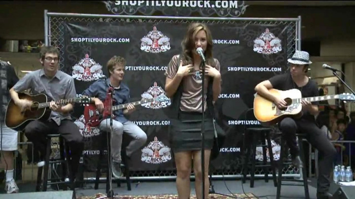 Demi Lovato  Live at Glendale Galleria  in LA for Cambio in HD 01647