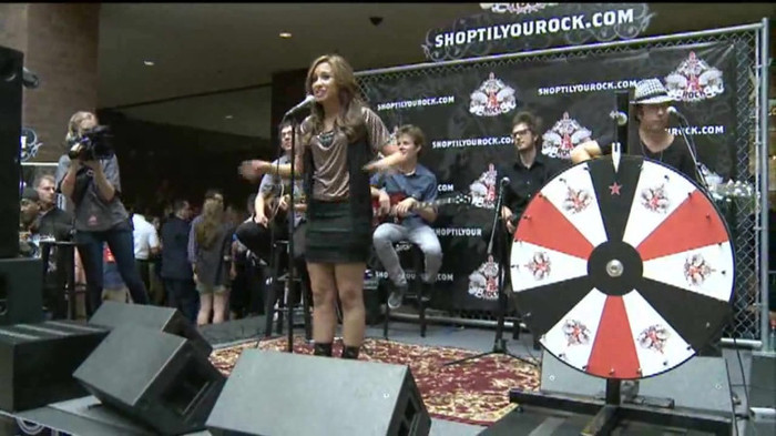 Demi Lovato  Live at Glendale Galleria  in LA for Cambio in HD 00708