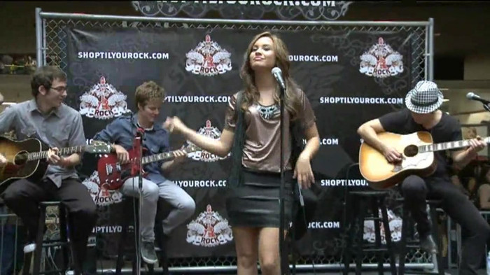 Demi Lovato  Live at Glendale Galleria  in LA for Cambio in HD 01697
