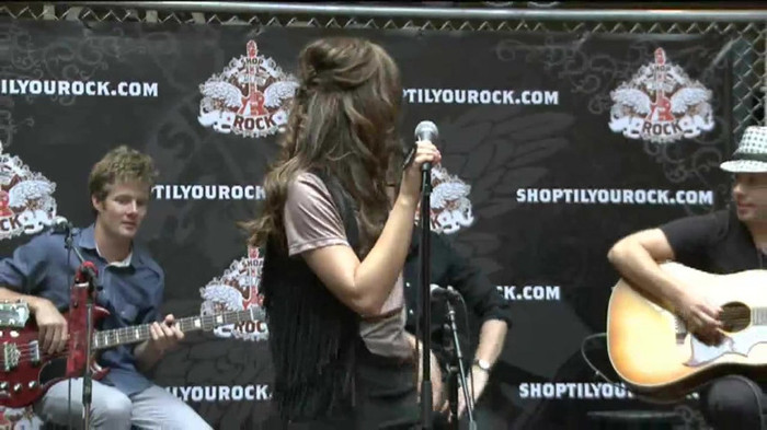 Demi Lovato  Live at Glendale Galleria  in LA for Cambio in HD 01241 - Demilush - Live at Glendale Galleria in LA for Cambio Part oo2