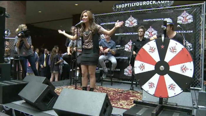 Demi Lovato  Live at Glendale Galleria  in LA for Cambio in HD 00772 - Demilush - Live at Glendale Galleria in LA for Cambio Part oo1