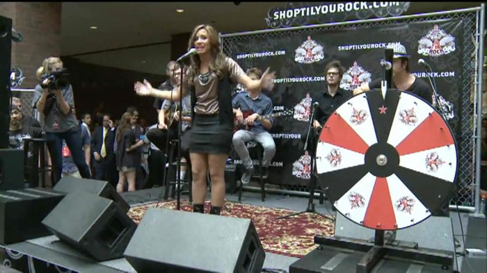 Demi Lovato  Live at Glendale Galleria  in LA for Cambio in HD 00777