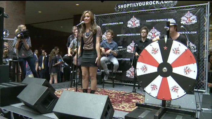 Demi Lovato  Live at Glendale Galleria  in LA for Cambio in HD 00783