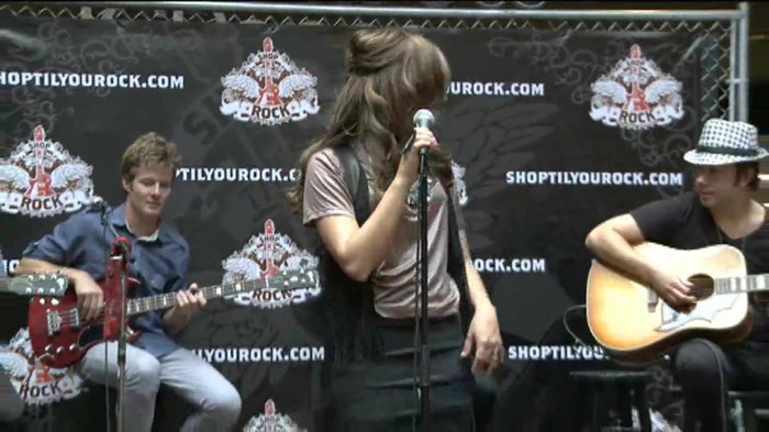 Demi Lovato  Live at Glendale Galleria  in LA for Cambio in HD 01256