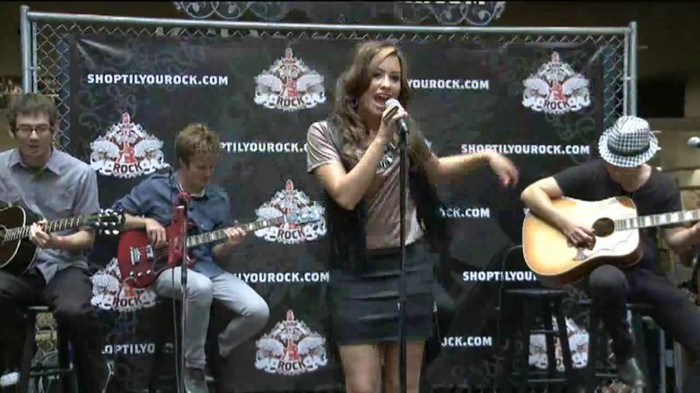 Demi Lovato  Live at Glendale Galleria  in LA for Cambio in HD 01732