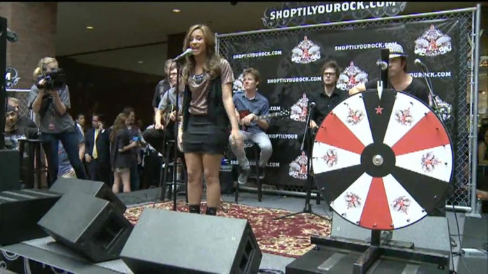 Demi Lovato  Live at Glendale Galleria  in LA for Cambio in HD 00787