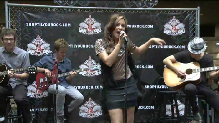Demi Lovato  Live at Glendale Galleria  in LA for Cambio in HD 01736