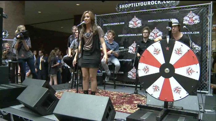 Demi Lovato  Live at Glendale Galleria  in LA for Cambio in HD 00793