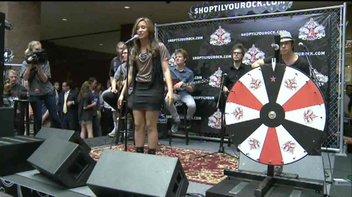 Demi Lovato  Live at Glendale Galleria  in LA for Cambio in HD 00795