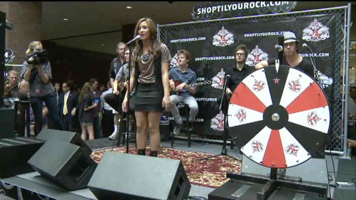Demi Lovato  Live at Glendale Galleria  in LA for Cambio in HD 00799