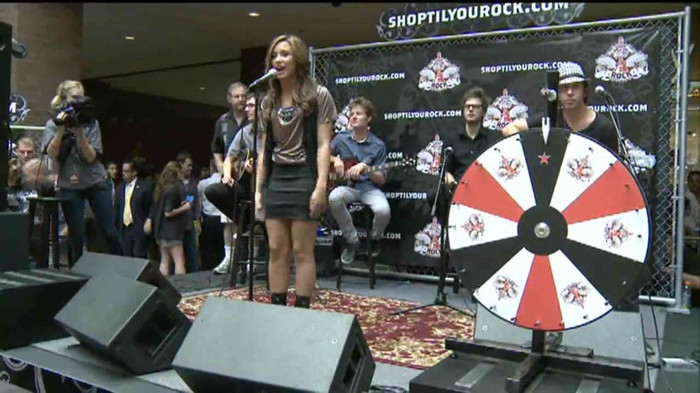 Demi Lovato  Live at Glendale Galleria  in LA for Cambio in HD 00802