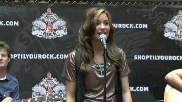 Demi Lovato  Live at Glendale Galleria  in LA for Cambio in HD 00806