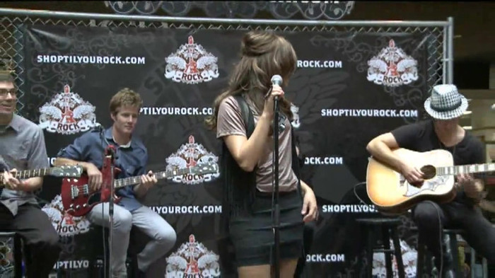 Demi Lovato  Live at Glendale Galleria  in LA for Cambio in HD 01280