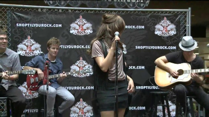 Demi Lovato  Live at Glendale Galleria  in LA for Cambio in HD 01281